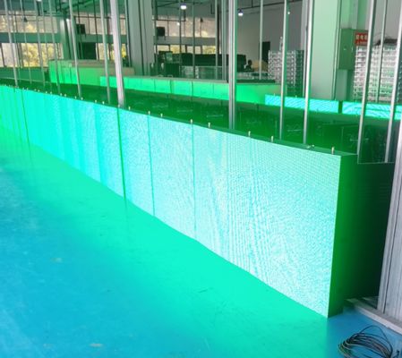 منحنى في الهواء الطلق خزانة حديدية رياضية للإعلانات LED شاشة عالية السطوع P10 960mm * 960mm Shenzhen Factory