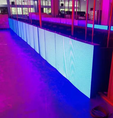 منحنى في الهواء الطلق خزانة حديدية رياضية للإعلانات LED شاشة عالية السطوع P10 960mm * 960mm Shenzhen Factory