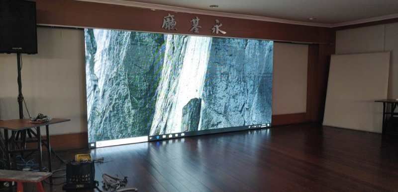 SMD 2020 شاشة فيديو LED داخلية 1000mcd عالية السطوع LED Video Board Shenzhen Factory